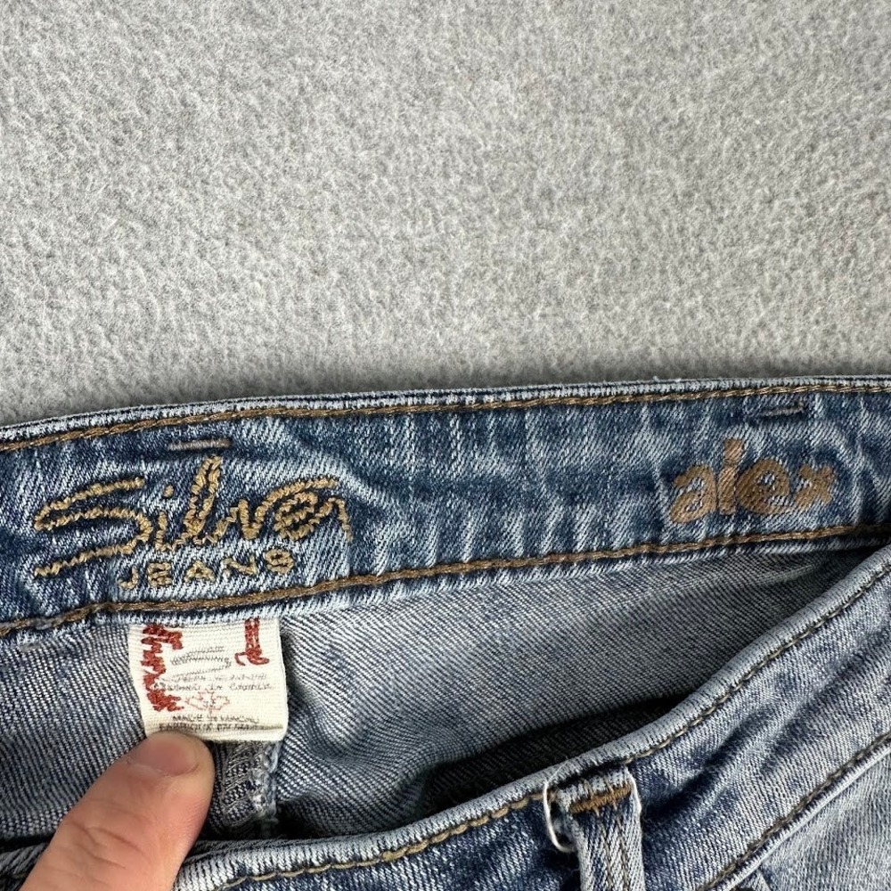 Silver Jeans Womens Capri Jeans Western Glove Alex Mid Rise Medium Wash Size 32 - Picture 3 of 10